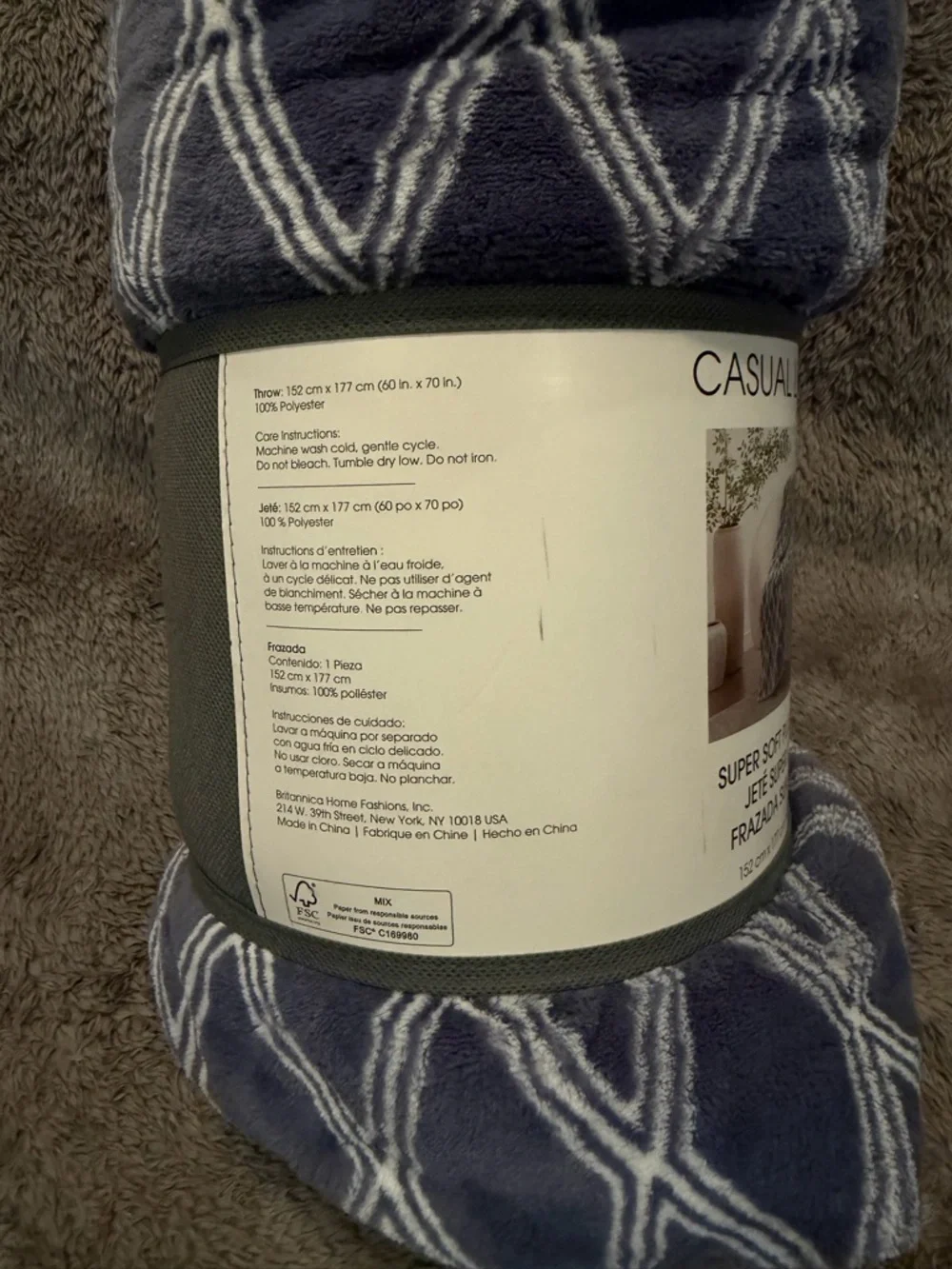 NWT Blue Diamond-Pattern Plush Throw Blanket